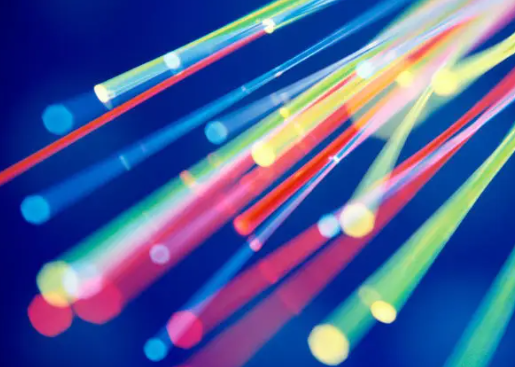 思科為 Nexus 交換機(jī)供電，提供800GB光模塊